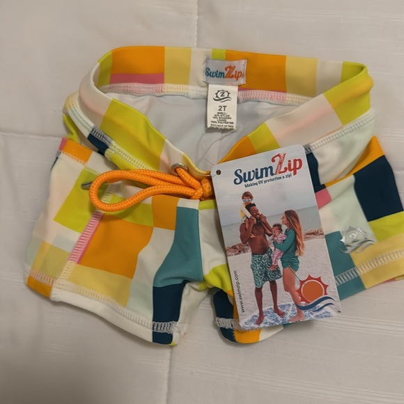 BNWTS Swim Zip Colorful Geometric Swim Shorts, Sz 2T - Picture 2 of 6